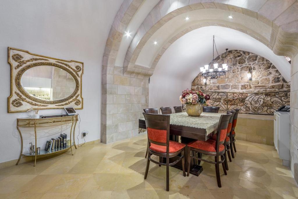 Western Wall Luxury House - Avraham Jerusalem Exterior photo