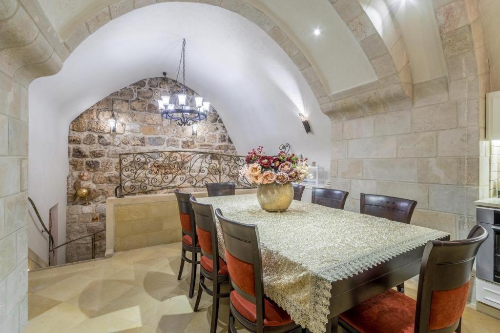 Western Wall Luxury House - Avraham Jerusalem Exterior photo